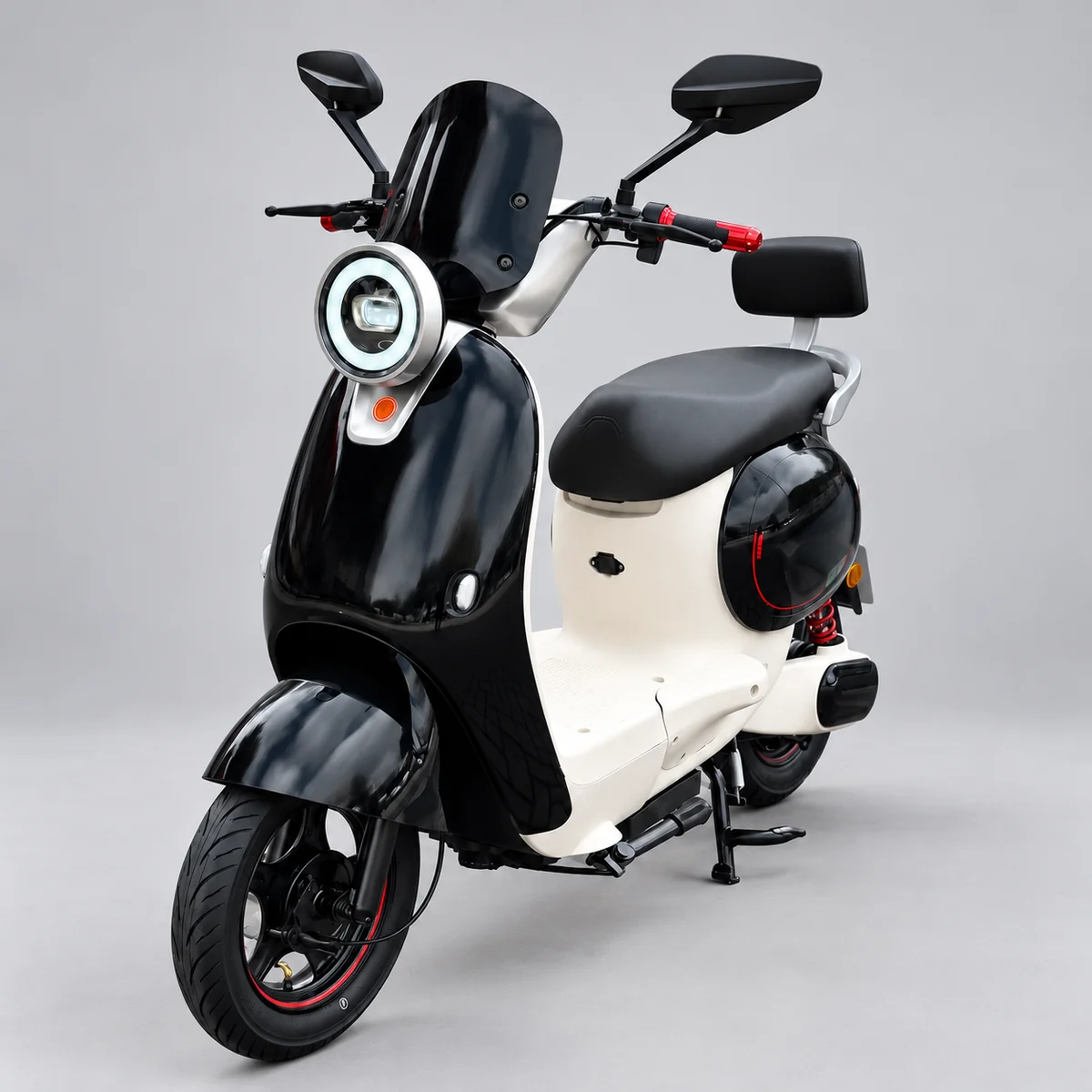 Scooter elétrica Foston X18VP preta e branca em fundo de estúdio cinza
